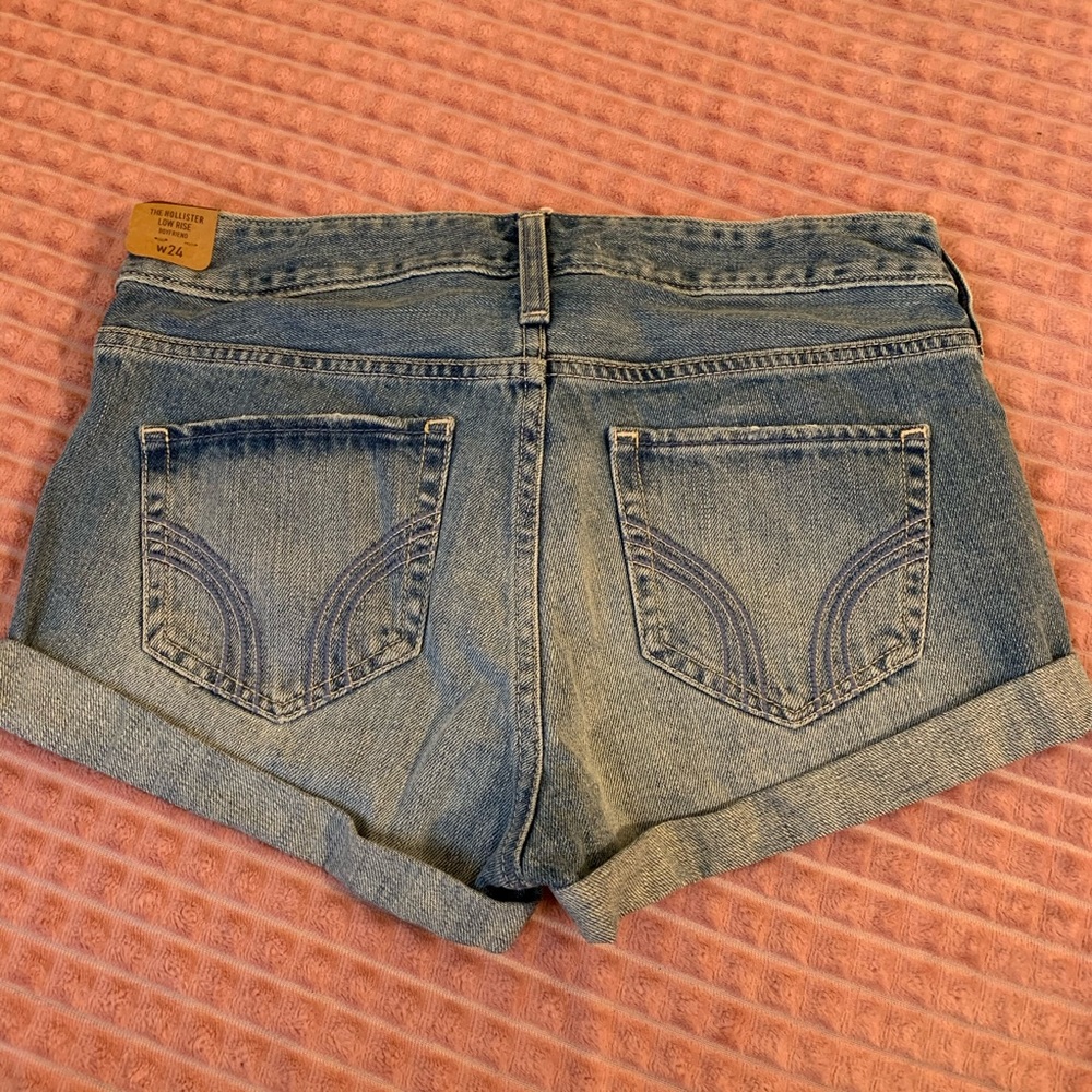 Shorts - Picture 3 of 3